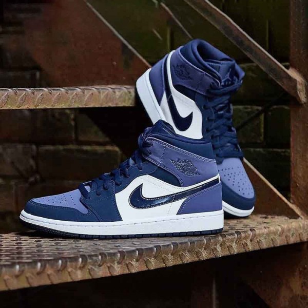 Svart  Jordan 1 Mid Sanded Purple Obsidian/Sanded Purple/Hvit 554724 445 Dame/Herre Sko